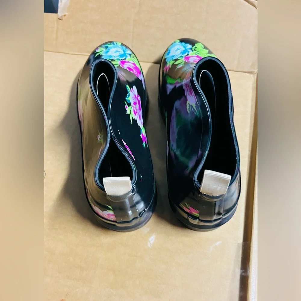 NEW Floral Black Women's Rubber Shoes Rain Boots Size 11